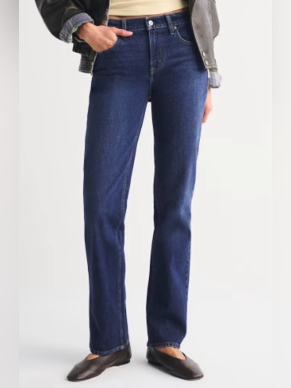 NWT Abercrombie & Fitch Mid Rise 90s Straight Jean Size 29 Long